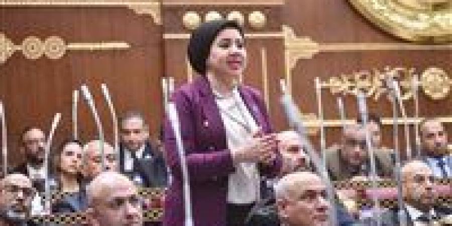 بعد
      غش
      عصير
      القصب..
      أميرة
      صابر:
      ملف
      الرقابة
      على
      المنتجات
      الغذائية
      "كارثي"..
      وصحة
      المواطنين
      لا
      تحتمل
      هذا
      التهاون