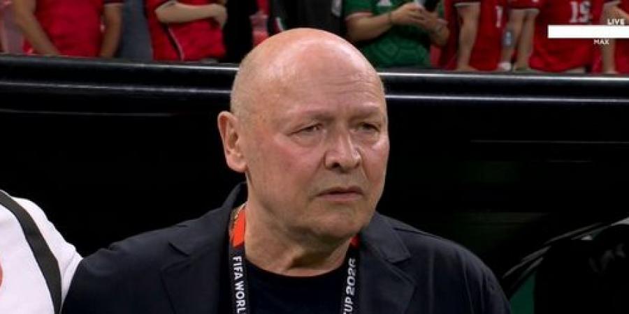 ميروسلاف
      كوبيك
      مدرب
      منتخب
      التشيك
      يدخل
      تاريخ
      كأس
      العالم
      كأكبر
      مدرب
      يقود
      مباراة
      في
      المونديال
      بعمر
      74
      عامًا
      و9
      أشهر