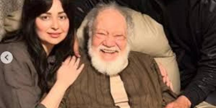 زيارة
      عزيزة
      تهز
      القلب..
      هبة
      مجدي
      وزوجها
      يزوران
      يحيي
      الفخراني
      في
      منزله