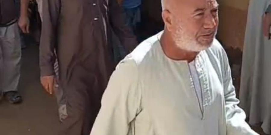 الفيوم
      ترتدي
      ثوب
      الحداد..
      وصول
      جثامين
      ضحايا
      حادث
      قطار
      الشلوفة
      وسط
      مشاهد
      مؤثرة
