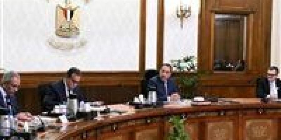 رئيس
      الوزراء
      يستعرض
      جهود
      تطوير
      منظومة
      الإسعاف
      المصرية