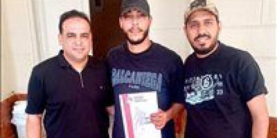 مصر
      للتأمين
      يتعاقد
      مع
      محمد
      الشابوري
      حارس
      مرمي
      الشرقية
      موسمين