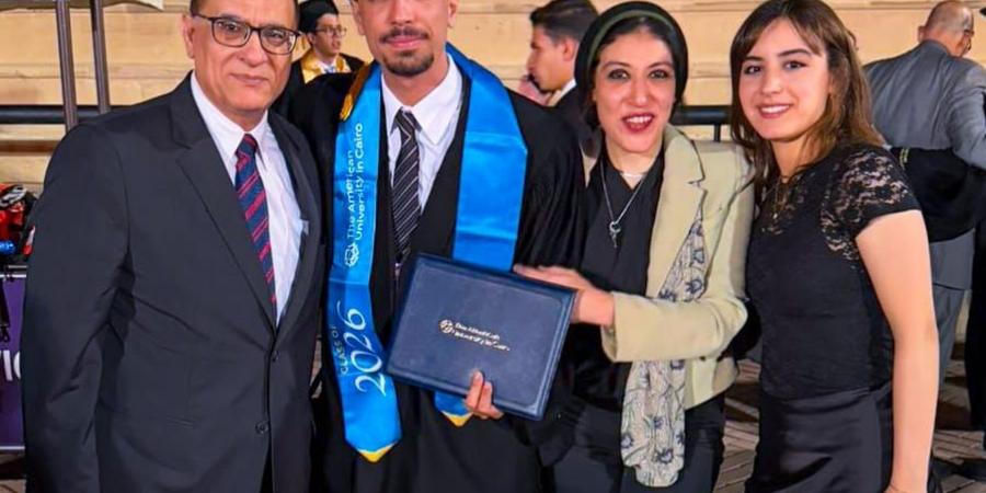 نائب
      رئيس
      «النيابة
      الإدارية»
      يشهد
      حفل
      تخرج
      كلية
      الهندسة
      بالجامعة
      الأمريكية
      بالقاهرة