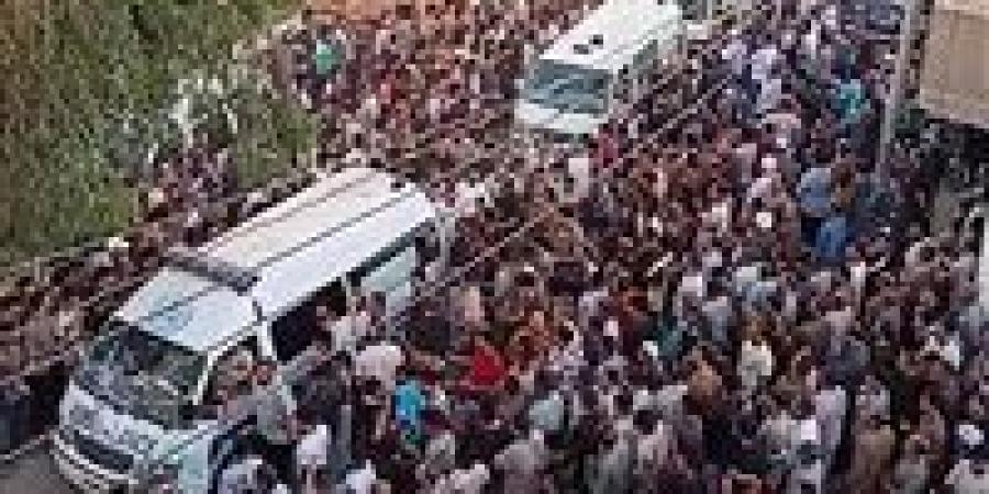 في
      طريقهم
      إلى
      حفل
      زفاف..
      تشييع
      6
      من
      ضحايا
      سقوط
      سيارة
      بترعة
      المريوطية
      بالجيزة