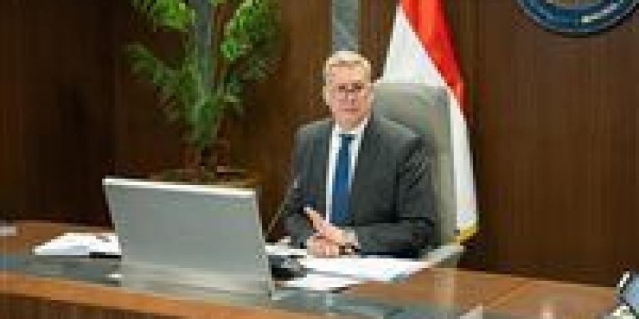 مصر
      واليونان
      تبحثان
      تعزيز
      الشراكة
      ..
      البترول:
      أهمية
      الانتقال
      من
      مرحلة
      التخطيط
      إلى
      التنفيذ
      الفعلي