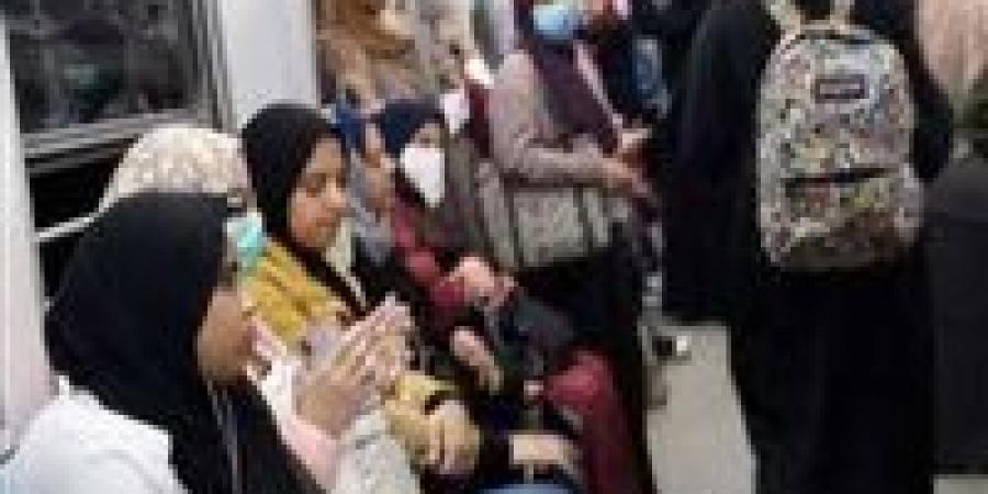 كيف
      تحمين
      نفسك
      من
      التحرش
      والمضايقات
      في
      المترو
      والميكروباص؟