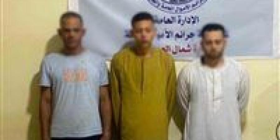 بمكالمة
      هاتف..
      ضبط
      3
      أشخاص
      للنصب
      على
      المواطنين
      بانتحال
      صفة
      موظفي
      البنوك
