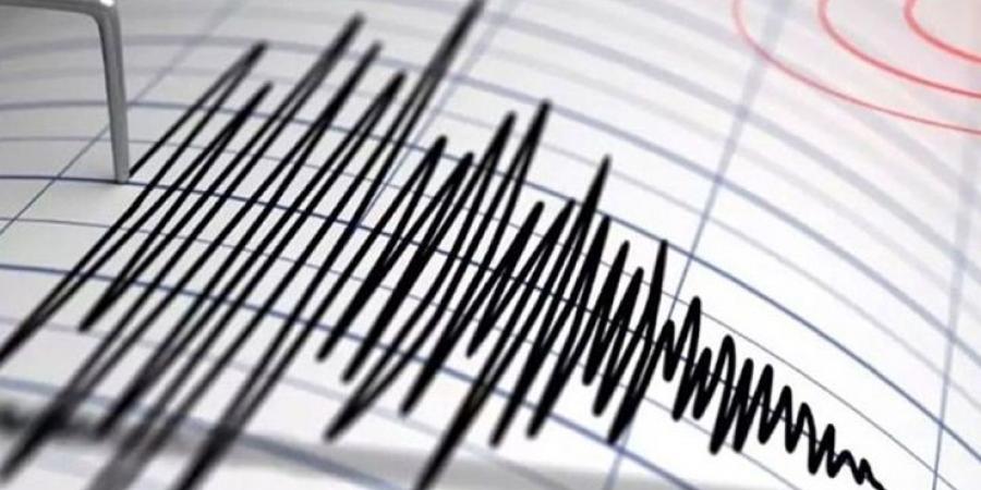 زلزال بقوة 6.7 درجة يضرب وسط إندونيسيا