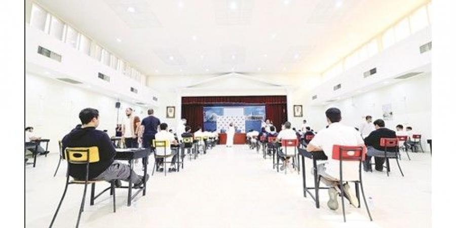 أكثر
من
41
ألف
طالب
وطالبة
يؤدون
اختبارات
«الثاني
عشر»
اليوم