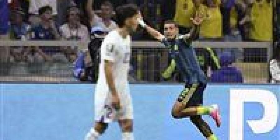 منتخب
      كولومبيا..
      ملخص
      اهداف
      ونتيجة
      مباراة
      منتخب
      أوزبكستان
      وكولومبيا
      في
      كأس
      العالم
      2026
      بعد
      نهاية
      الشوط
      الأول