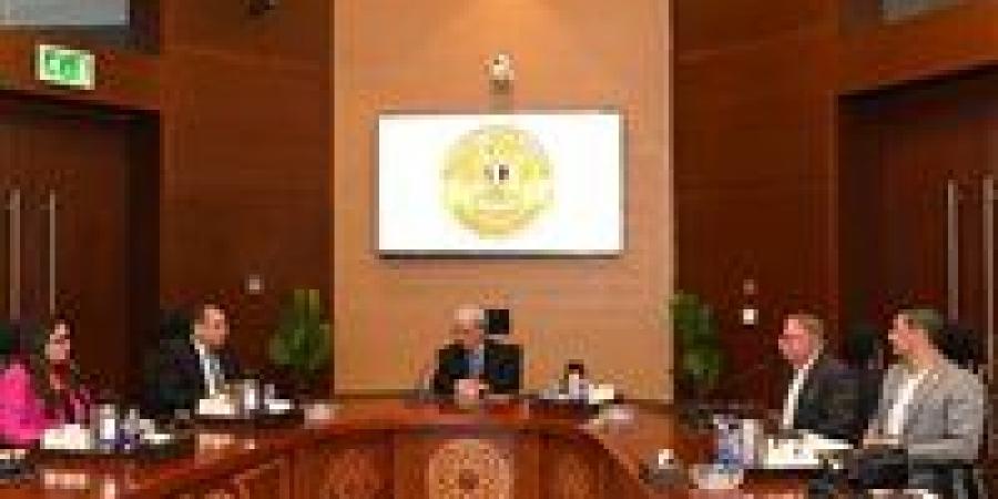 نائب
      رئيس
      الوزراء
      للشؤون
      الاقتصادية:
      تعظيم
      الاستفادة
      من
      الأصول
      وتعزيز
      مشاركة
      القطاع
      الخاص
      أولوية
      قصوى