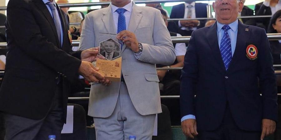 الدهراوي
      يكرم
      محافظ
      الإسكندرية
      وكبار
      ضيوف
      بطولة
      البحر
      المتوسط
      للكاراتيه
      2026