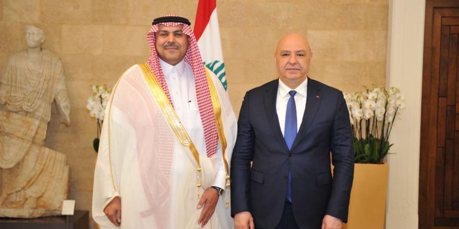 رئيس
      الجمهورية
      اللبنانية
      يتسلم
      أوراق
      اعتماد
      السفير
      السعودي
      فهد
      الدوسري