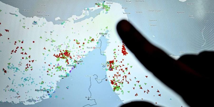 إيران تعلن إعادة إغلاق مضيق هرمز
