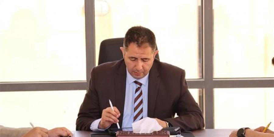 اجتماع موسع برئاسة محافظ دمياط لمتابعة ملفات العمل وبحث آليات مواجهة الطوارئ