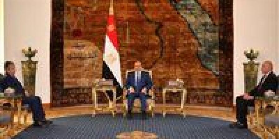 الرئيس
      السيسي
      يستقبل
      نبيل
      فهمي
      المرشح
      لمنصب
      الأمين
      العام
      لجامعة
      الدول
      العربية