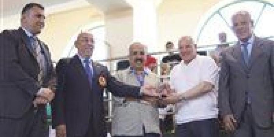 محمد
      الدهراوي
      يكرم
      إسلام
      أحمد
      سليمان
      خلال
      بطولة
      البحر
      المتوسط
      للكاراتيه