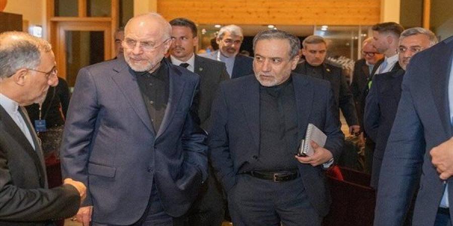 رئيس الوفد الإيراني المفاوض من زيورخ: لن أخيب آمال شهداء إيران وسأعود مرفوع الرأس