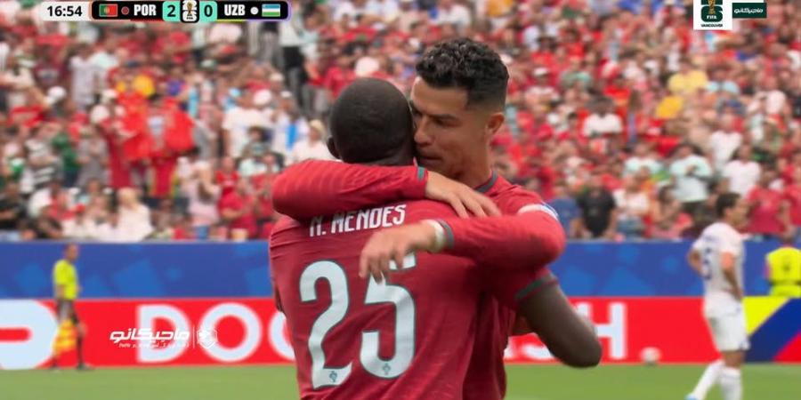 منتخب
      البرتغال
      لكرة
      القدم..
      نونو
      مينديز
      يسجل
      الهدف
      الثاني
      للبرتغال
      أمام
      أوزبكستان
      في
      كأس
      العالم