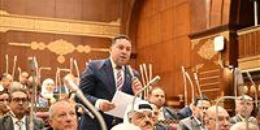 زاهر
      الشقنقيري:
      لابد
      من
      توحيد
      جهة
      إنفاذ
      القانون،
      وربط
      الحوافز
      التشريعية
      بمؤشرات
      الأداء
      الفعلية
      مثل
      زيادة
      الصادرات
