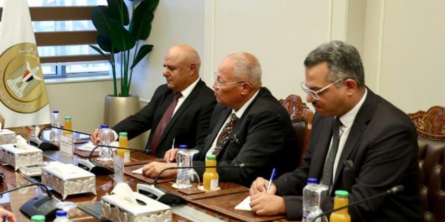 لـ
      تعزيز
      التعاون
      المشترك..
      نقيب
      المهندسين
      والوكيل
      والأمين
      العام
      يلتقون
      وزيرة
      التنمية
      المحلية