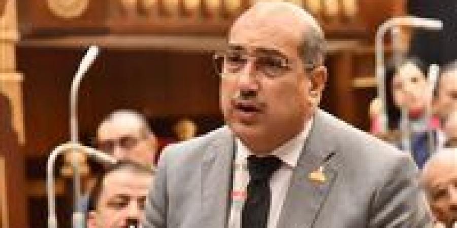 نحتاج
      استراتيجية
      ثابتة
      لـ
      10
      سنوات
      لا
      تتغير..
      النائب
      إيهاب
      وهبة:
      الصناعة
      هي
      الحل
      الوحيد
      للخروج
      من
      التحديات
      الاقتصادية
      الراهنة