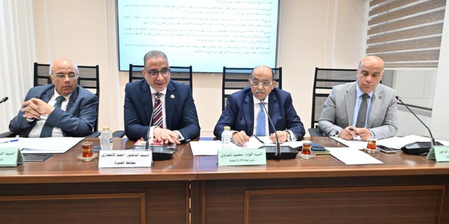 لن
      نتركهم..
      محافظ
      الجيزة
      يعلن
      تعويضات
      عقار
      كفرطهرمس