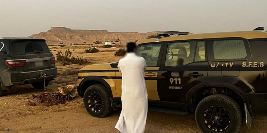 الأمن
      البيئي
      يضبط
      مواطنًا
      لاقتلاعه
      أشجارًا
      دون
      ترخيص
      في
      محمية
      طويق
      الطبيعية