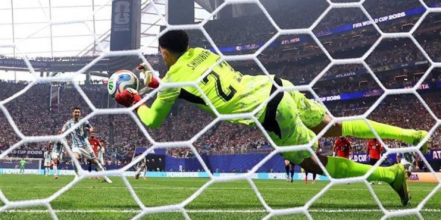 الكاف يتغنى بتألق مصطفى شوبير في كأس العالم