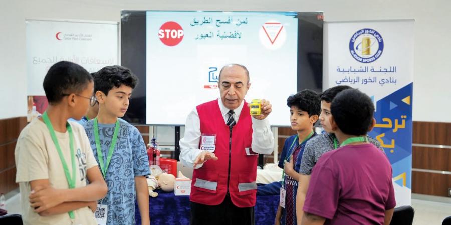 تعزيز الوعي بإفساح الطريق لمركبات الطوارئ