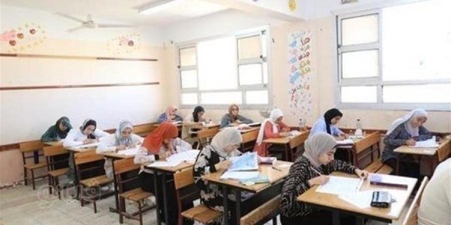 بدء امتحاني الفيزياء والتاريخ لطلاب الثانوية العامة 2026
