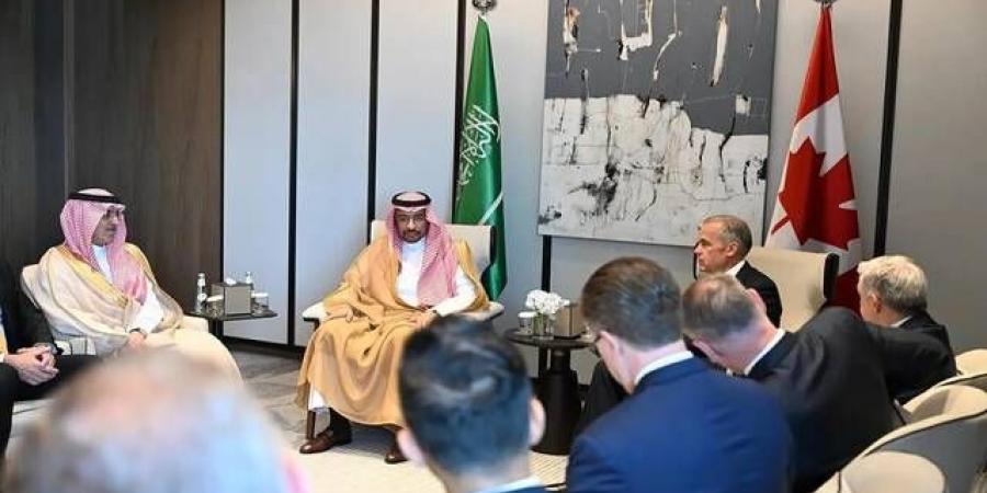 وزير
      الصناعة
      يبحث
      مع
      رئيس
      وزراء
      كندا
      توسيع
      الشراكات
      الاستثمارية