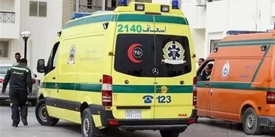 إصابة شخصين في تصادم تاكسي ودراجة نارية بالمنيا