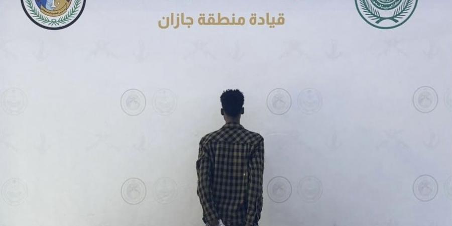 حرس
      الحدود
      بجازان
      يحبط
      تهريب
      أكثر
      من
      34
      ألف
      قرص
      خاضع
      لتنظيم
      التداول
      الطبي