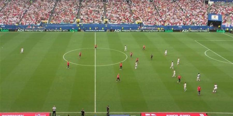 دقيقة حداد على لاعب جنوب أفريقيا قبل انطلاق مباراة إنجلترا والنرويج في كأس العالم (فيديو)