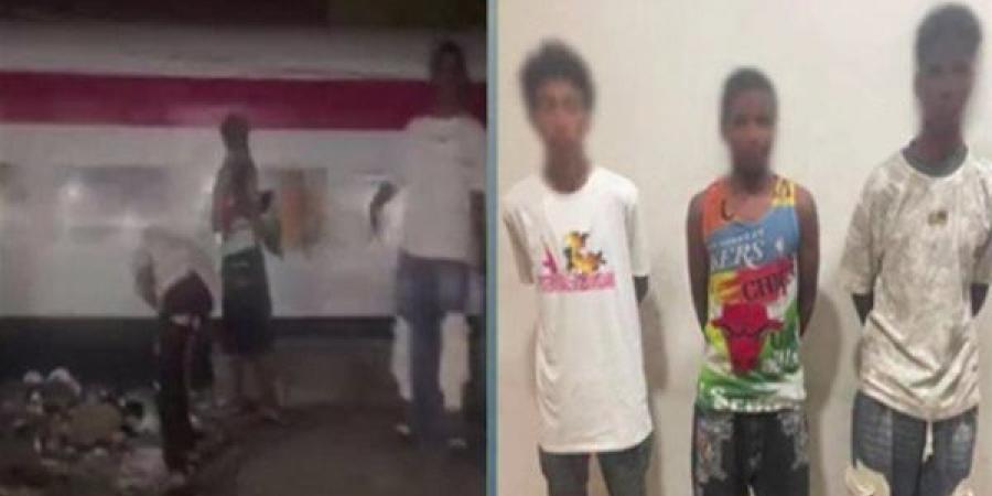 بعد تداول فيديو، ضبط 3 طلاب بتهمة إلقاء حجارة على قطار بأسوان