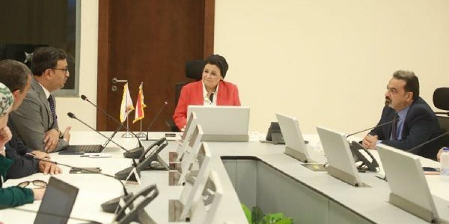 نائب وزير الصحة تبحث مع المدير الإقليمي للبنك الدولي تسريع تنفيذ مشروعات التغطية الشاملة