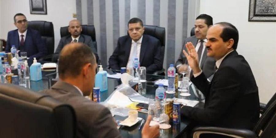 رئيس
      “إيجاس”
      يتابع
      خطط
      التطوير
      بشركة
      “صيانكو”