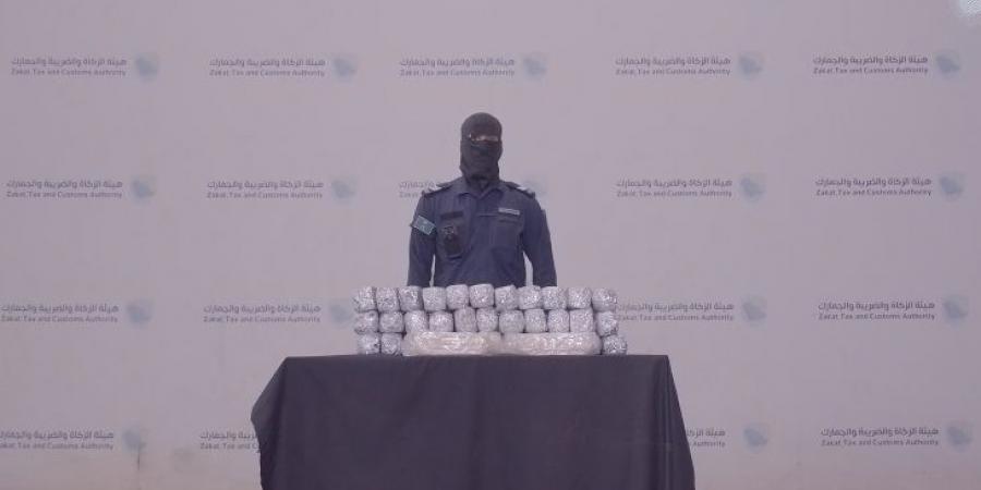 إحباط
      تهريب
      42
      كيلوجرامًا
      من
      الشبو
      مُخبأة
      في
      خزان
      وقود
      مركبة
      بمنفذ
      جديدة
      عرعر