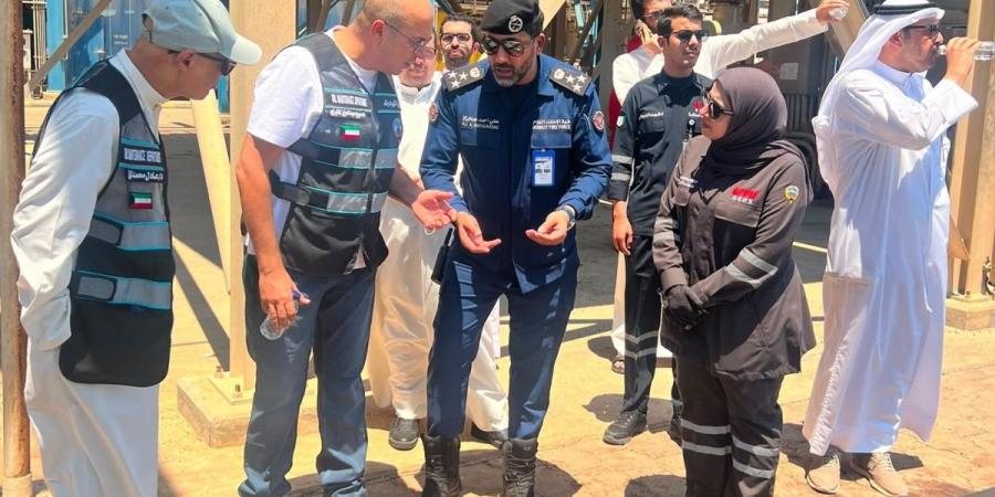 المخيزيم  يتفقد موقع الحادث في محطة القوى الكهربائية وتقطير المياه اليوم السبت