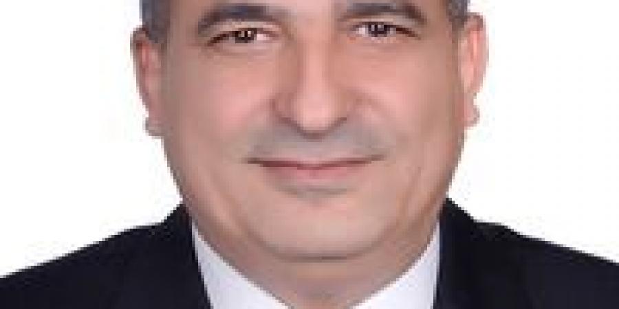 يونس..
      الوزير
      الذي
      أضاء
      مصر!