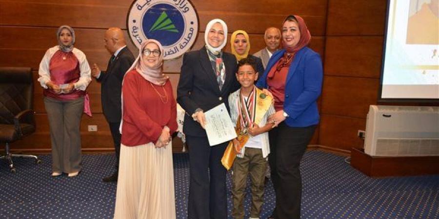 الضرائب
      لموظفيها
      حاملي
      الماجستير:
      جوائز
      استثنائية
      لأفضل
      المقترحات
      العملية
      المتميزة
      لحزمة
      التسهيلات
      الجديدة