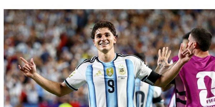 فيفا
      يفاجئ
      نجم
      الأرجنتين
      قبل
      نهائي
      كأس
      العالم
      (فيديو)