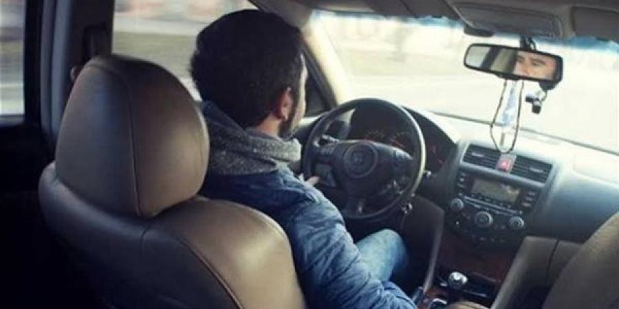 تفسير
      حلم
      ركوب
      السيارة
      وعلاقته
      بالتحذير
      من
      خسارة
      محتملة