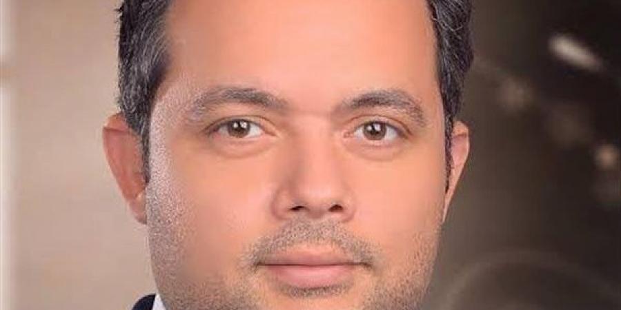 أحمد
      الزيات:
      الخروج
      من
      عباءة
      التمويل
      الخارجي
      مرهون
      بخفض
      الدين
      وزيادة
      الصادرات
      وجذب
      الاستثمارات