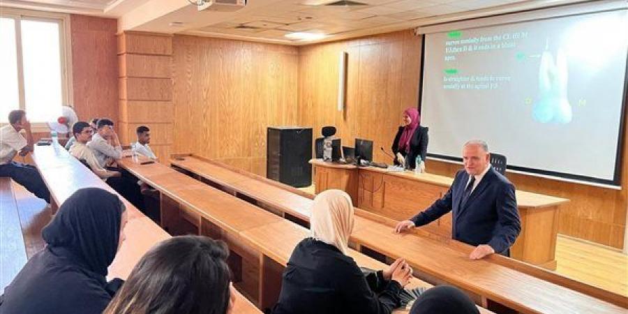 بمشاركة
      719
      طالبا
      في
      44
      مقررا،
      انتظام
      الدراسة
      بالفصل
      الصيفي
      في
      جامعة
      القاهرة
      الأهلية