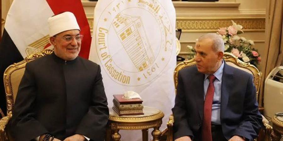 رئيس
      محكمة
      النقض
      يشيد
      بدور
      دار
      الإفتاء
      في
      نشر
      صحيح
      الدين
      وتعزيز
      الوعي
      الرشيد