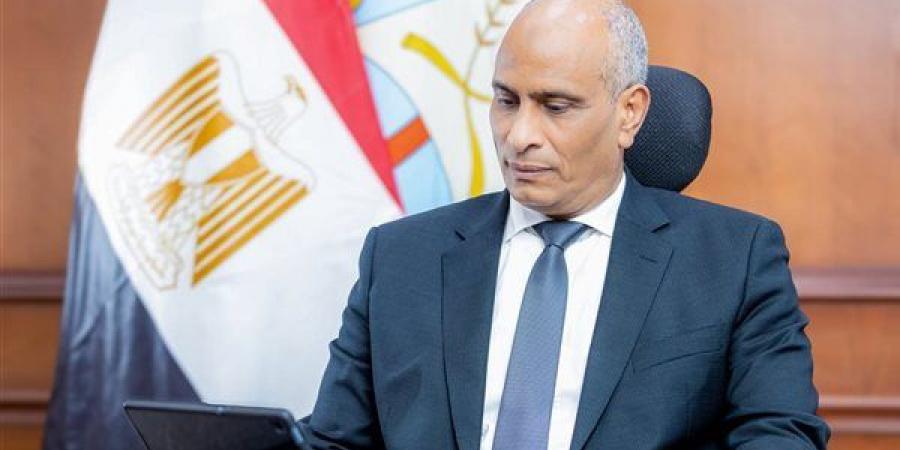 محافظ
      كفرالشيخ
      يتابع
      تنفيذ
      المرحلة
      الأولى
      لمبادرة
      «التحول
      الذكي»
      بمديرية
      الشباب
      والرياضة(صور)