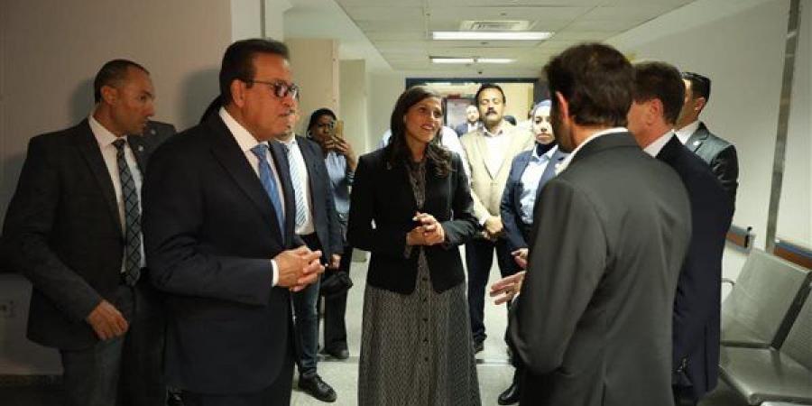 وزير
      الصحة:
      تعاون
      مصري
      فرنسي
      لنقل
      أحدث
      تقنيات
      علاج
      الأورام
      إلى
      مصر