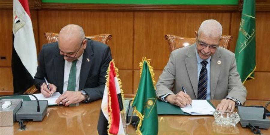 بروتوكول
      تعاون
      بين
      جامعتي
      مدينة
      السادات
      والمنوفية
      لدعم
      المشروعات
      الهندسية
